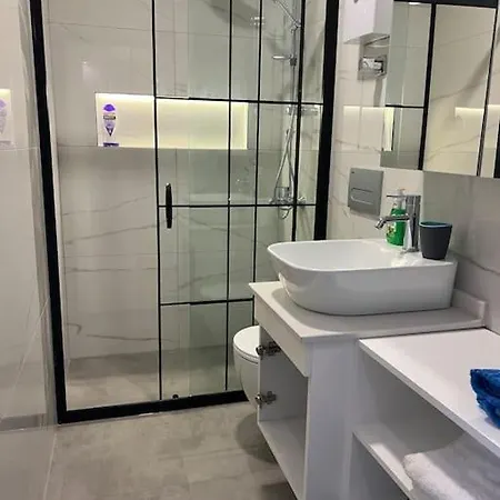 Camelia 1 Brand New With Terrass On Cleopatra アパート *